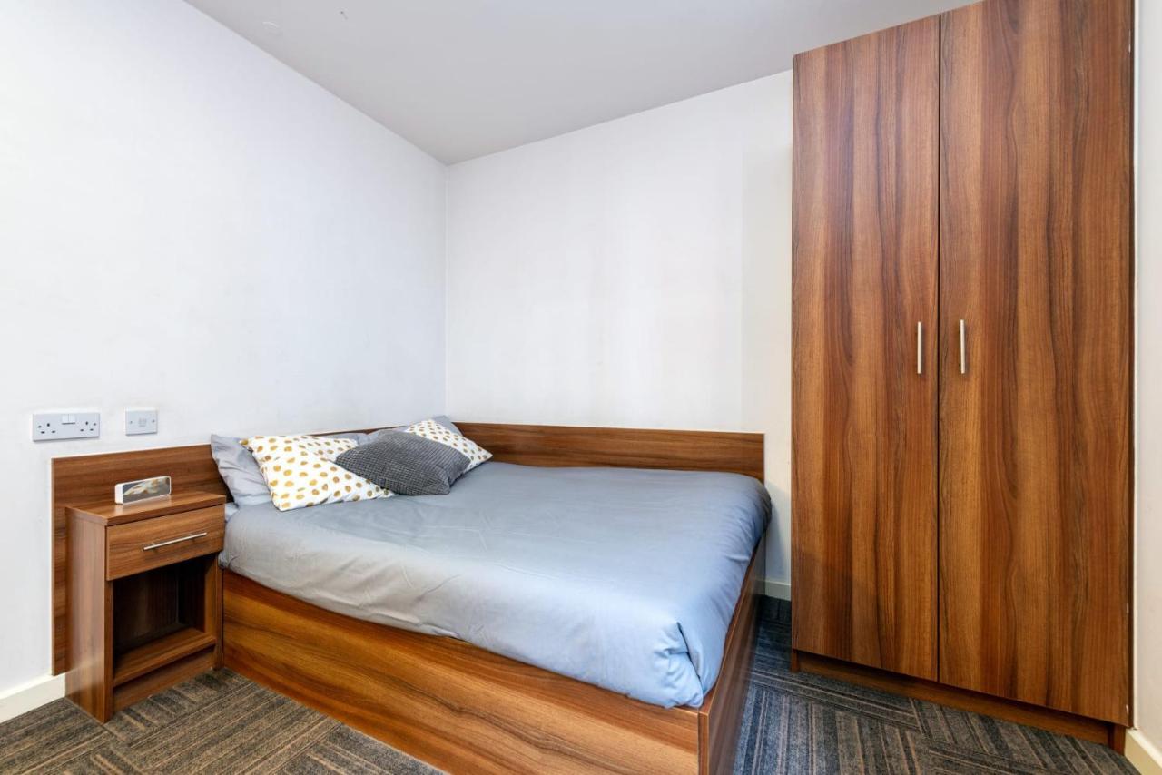 For Students Only Bagot Street Apartment