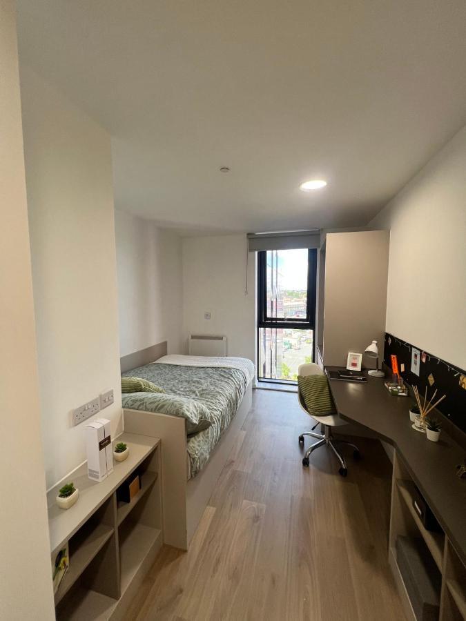Apartment For Students Only Bagot Street